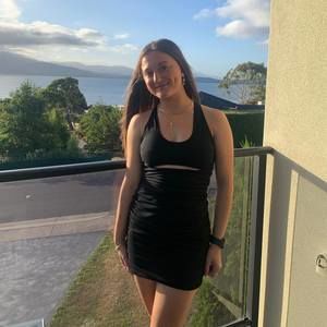 Meet your Posher, Chloe